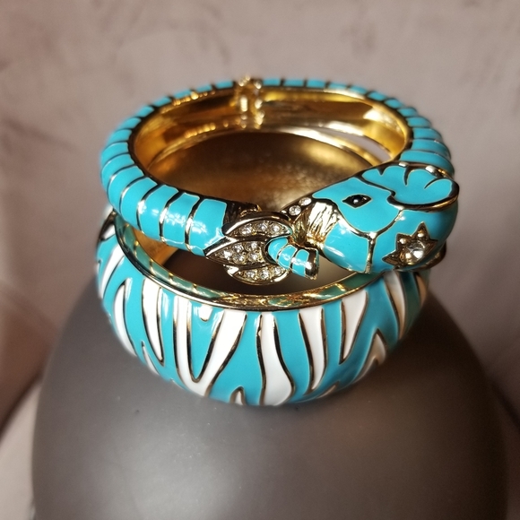 Elephant Head Bangle Stack - Picture 4 of 7